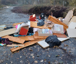 Fly-tipping brickgarth Aug 23